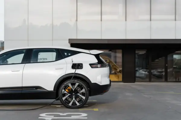 Electric cars, costs halved compared to diesel