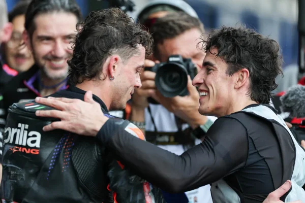 Pernat: “Bezzecchi is very strong, he reminds me of Wayne Gardner. But the three phenomena are Marquez, Quartararo and Acosta”