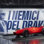 “The Drake’s Enemies. Enzo Ferrari and the British teams”: the unmissable exhibition at the Turin Automobile Museum