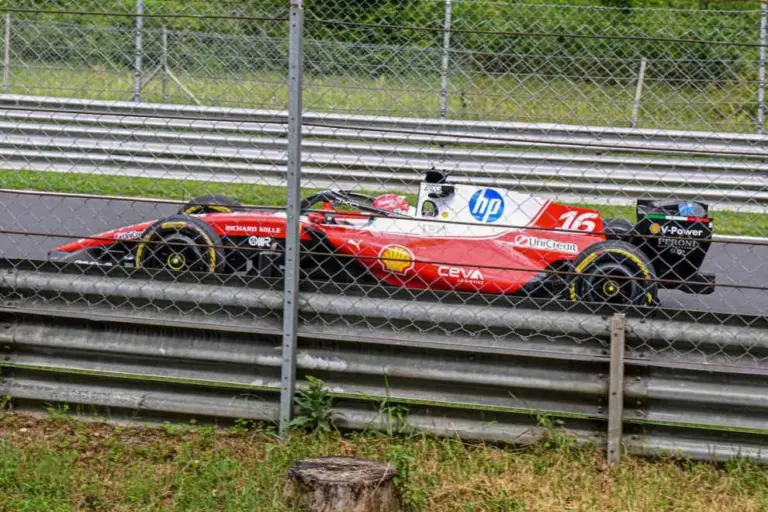 Filming day Ferrari in Monza, the images of the Macarena in action – GALLERY