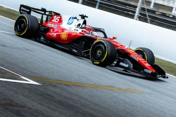 Patrese: “The FIA should allow track tests in Barcelona in April”