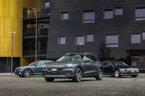 Genesis, price lists and first orders for three models in Italy
