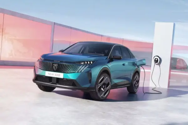 Peugeot, the PHEV range adapts to the new Euro 7
