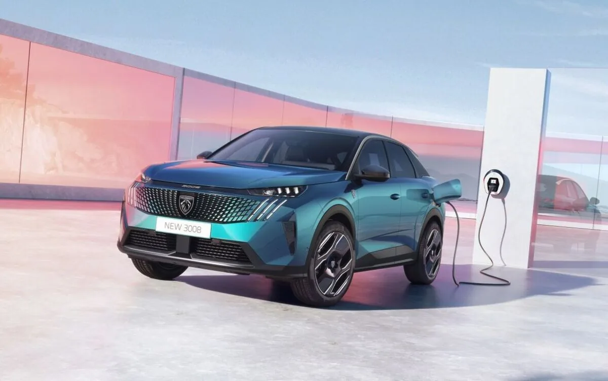 Peugeot, the PHEV range adapts to the new Euro 7