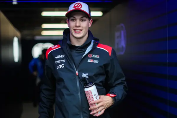Hamilton flies, Bearman stays calm: “Ferrari? I am ready, there are no particular deadlines”.