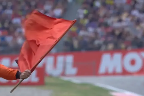 Fear in Barcelona: Acosta crashes, massive chain accident with Alex Marquez, Di Giannantonio