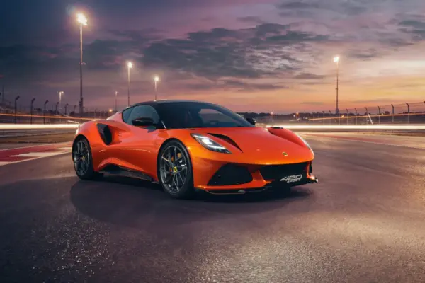 Lotus Emira 420 Sport, the most powerful and lightest
