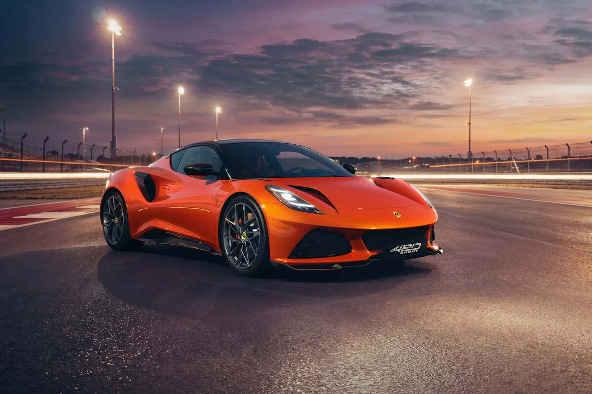 Lotus Emira 420 Sport, the most powerful and lightest