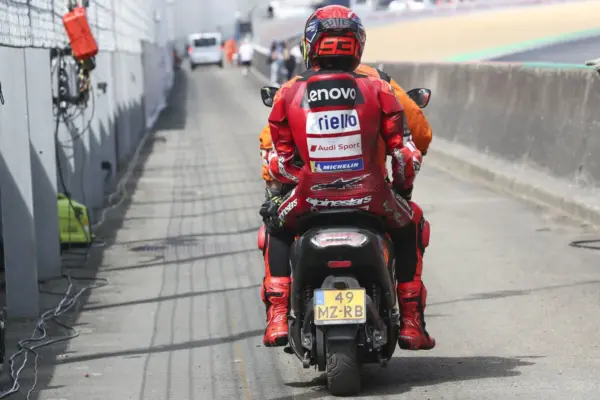 Marquez, very hard knock: fracture of the fifth metatarsal of the right foot. He will also miss the Catalonia GP
