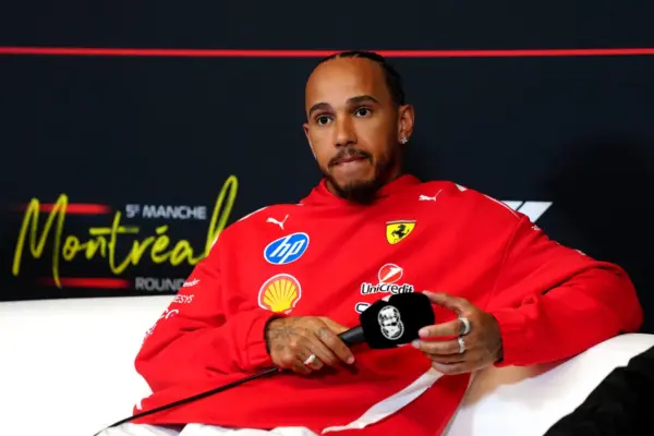 Hamilton ‘snubs’ Verstappen at the Ring: “Piqued by his participation? No”