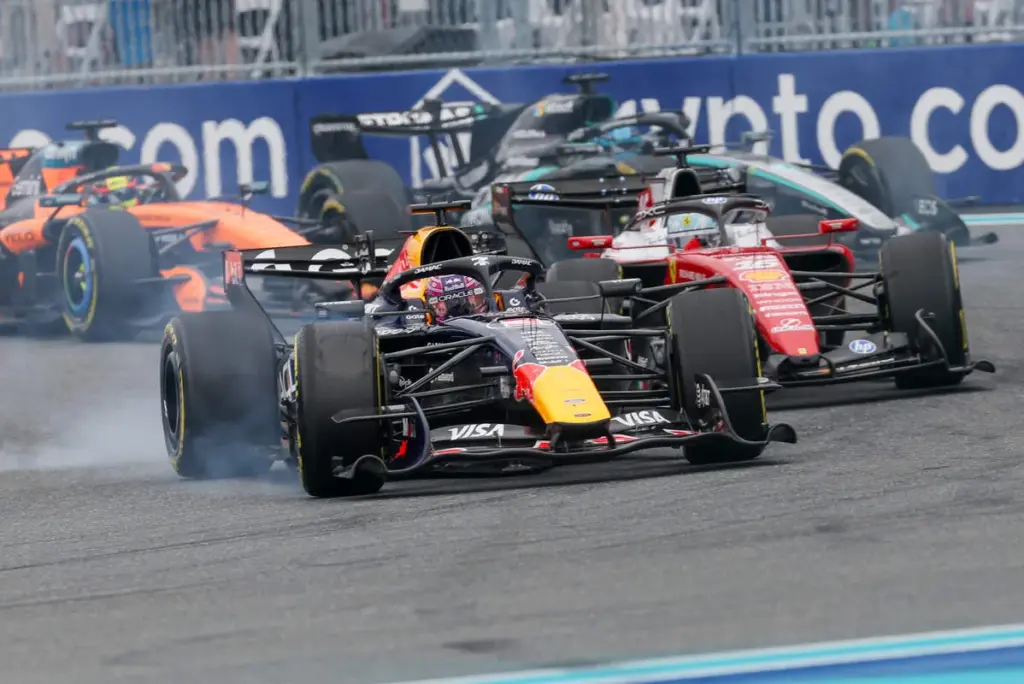 Verstappen e Leclerc