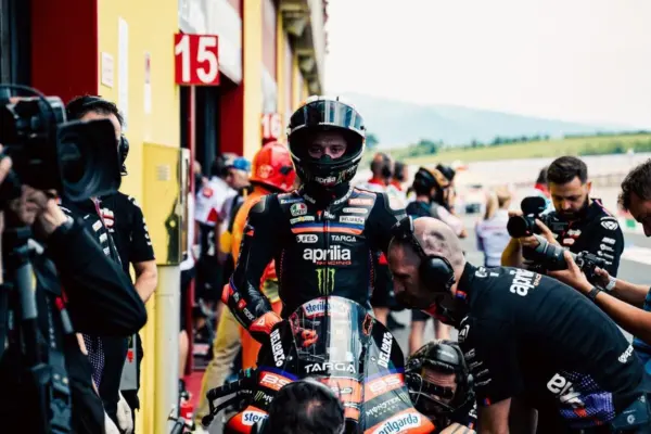 Bezzecchi admits fault: “I made a mistake at the braking point in turn 1. I am optimistic for the race”