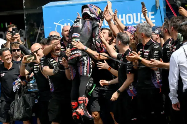 Capolavoro Aprilia: Martin-Bezzecchi-Ogura, it is a historic triple for Noale
