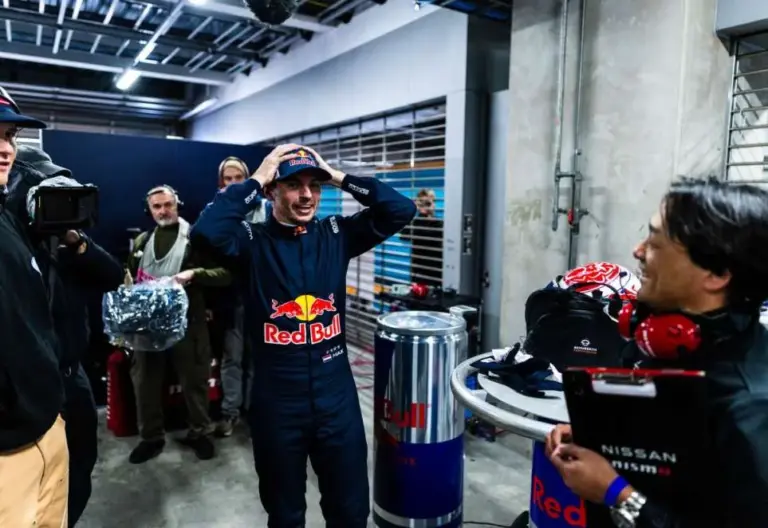 Verstappen under the Fuji downpour with a Nissan SuperGT: the (harsh) comparison with a Japanese rival