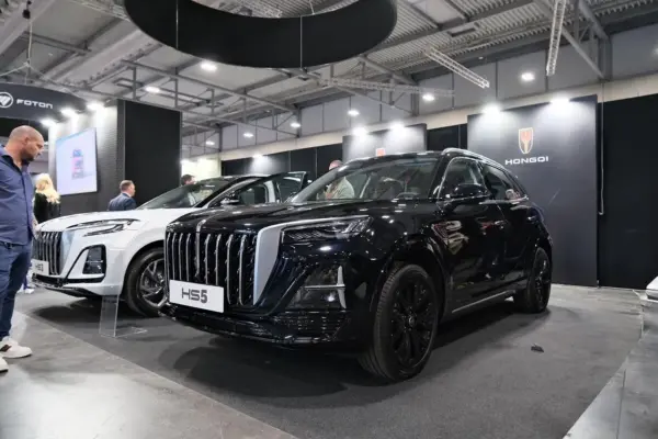Hongqi HS3 and HS5 arrive in Italy