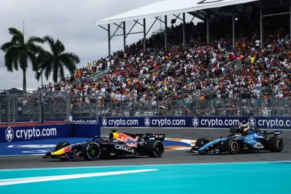 Verstappen responds to Sainz's criticism: “The midfield is a jungle”