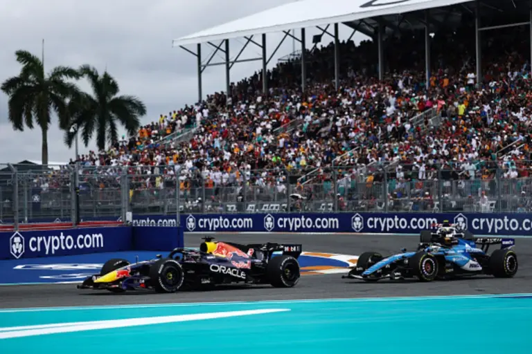 Verstappen responds to Sainz's criticism: “The midfield is a jungle”