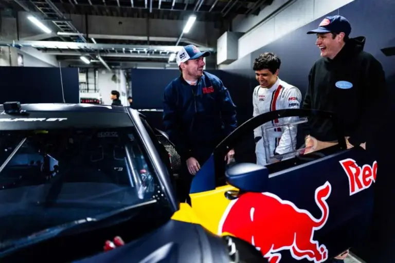 Verstappen under the Fuji downpour with a Nissan SuperGT: the (harsh) comparison with a Japanese rival