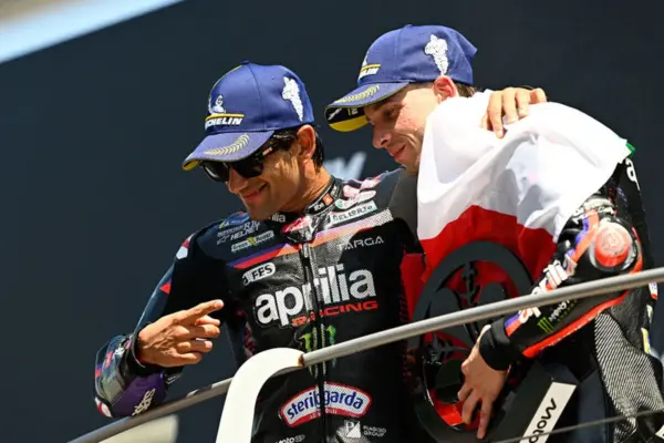 Martin enjoys the Mugello party: “Bez, how jealous! I didn't want to get off the podium”
