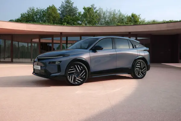 Lancia Gamma, first images of the new flagship