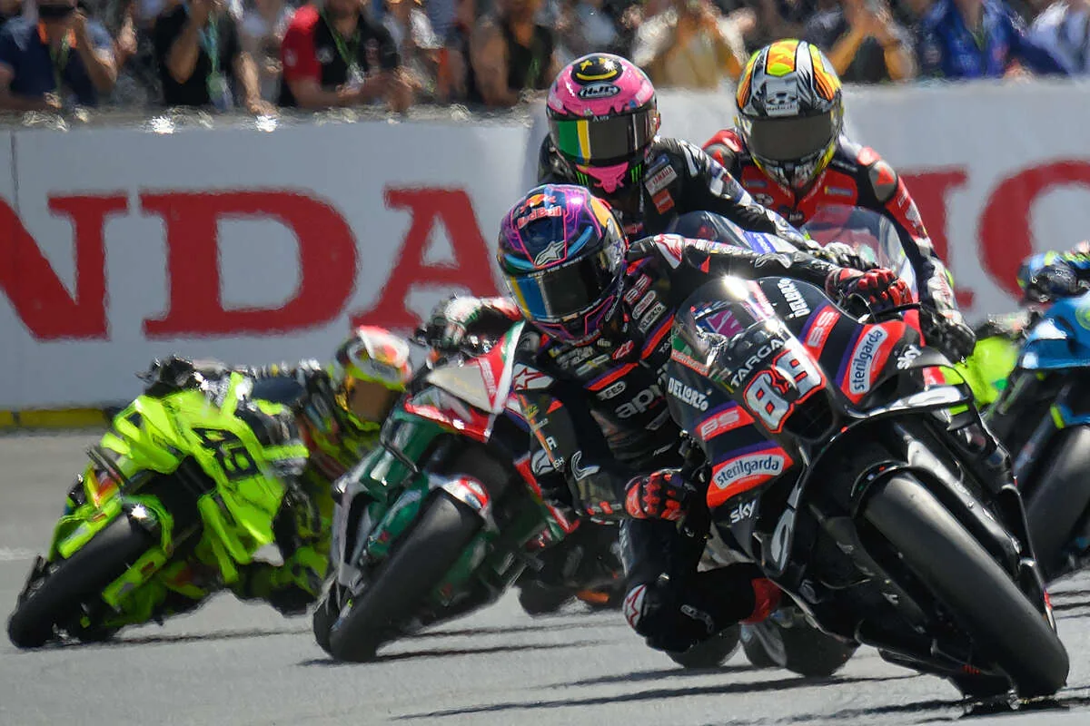 Martin's incredible start: from eighth to first – VIDEO