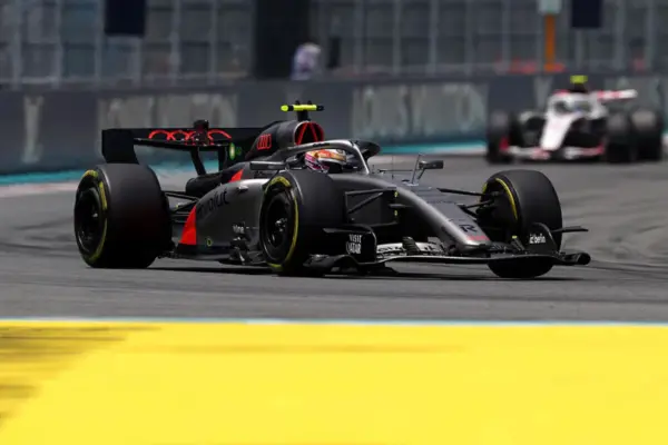 Irregular power unit, Bortoleto disqualified from the Sprint