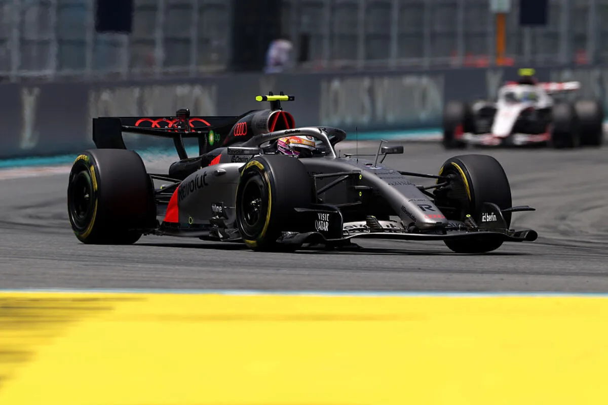 Irregular power unit, Bortoleto disqualified from the Sprint
