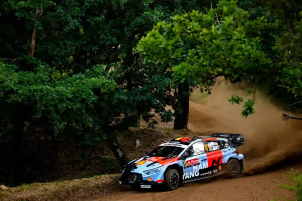 Another twist! Ogier betrayed by a puncture in Portugal, Neuville returns to victory