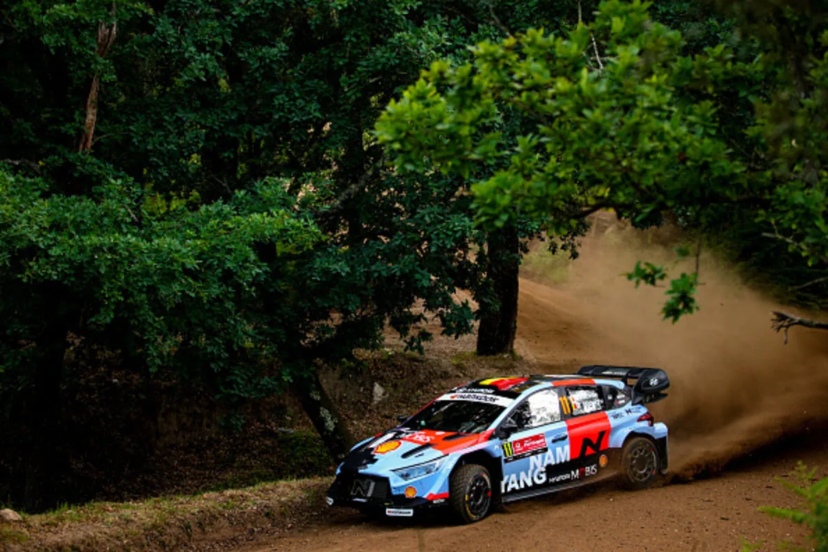 Another twist! Ogier betrayed by a puncture in Portugal, Neuville returns to victory