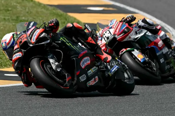 Bezzecchi takes Mugello: “My parents used to bring me here as a child, what a pleasure to win with Zanardi on the helmet”