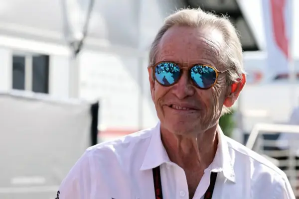 Jacky Ickx behind the wheel of the Genesis GMR-001 – VIDEO