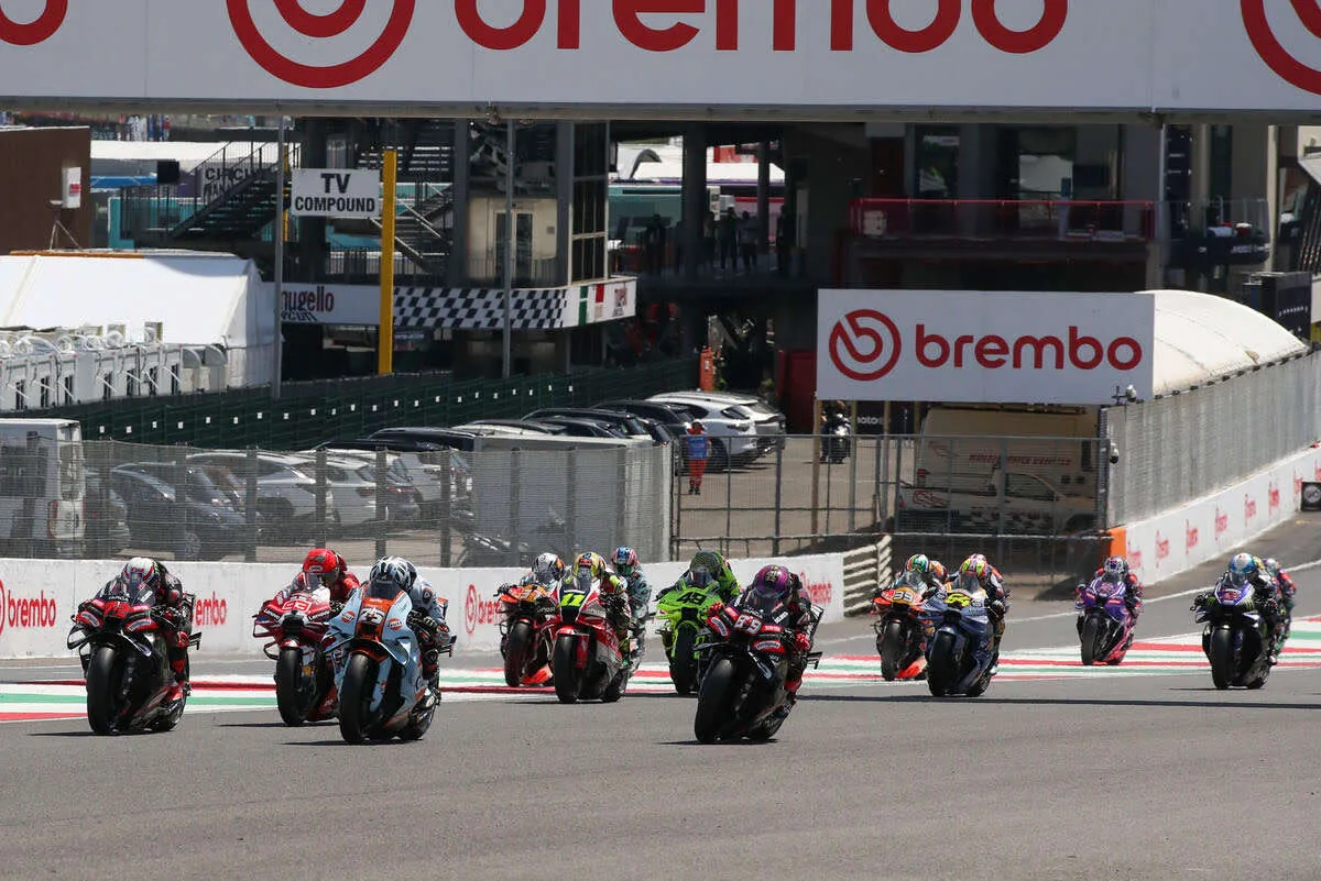 Orgoglio Ezpeleta: “MotoGP is the best motorsport. From F1 I would only take the safety”