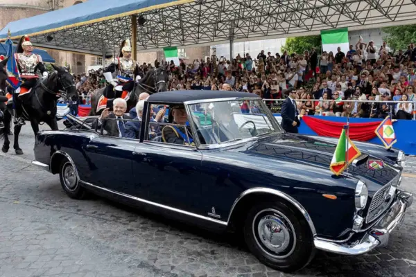 Mattarella on the Presidential Flaminia: Italy that never goes out of style