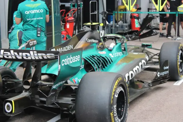 Alonso: “Maybe we won't be able to race”. And huge air intakes appear on the Aston
