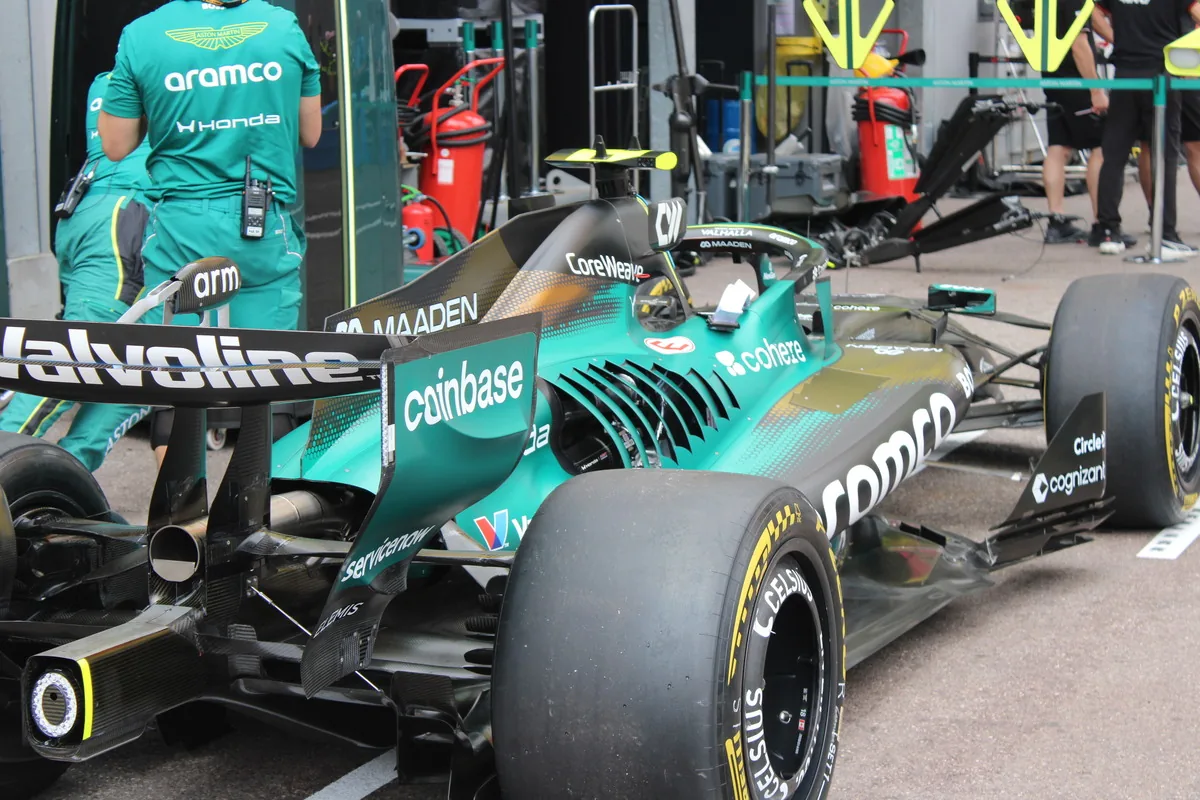 Alonso: “Maybe we won't be able to race”. And huge air intakes appear on the Aston