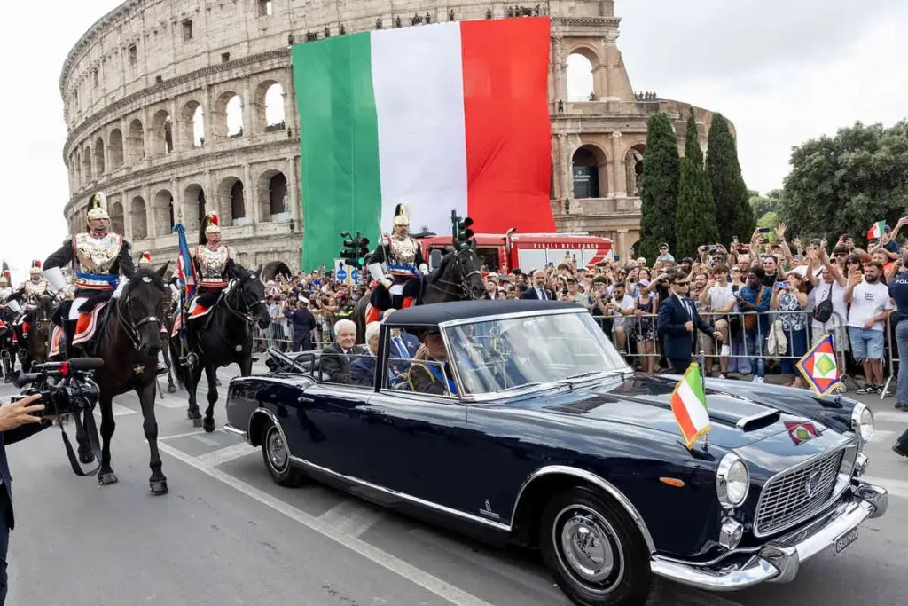 Mattarella on the Presidential Flaminia: Italy that never goes out of style