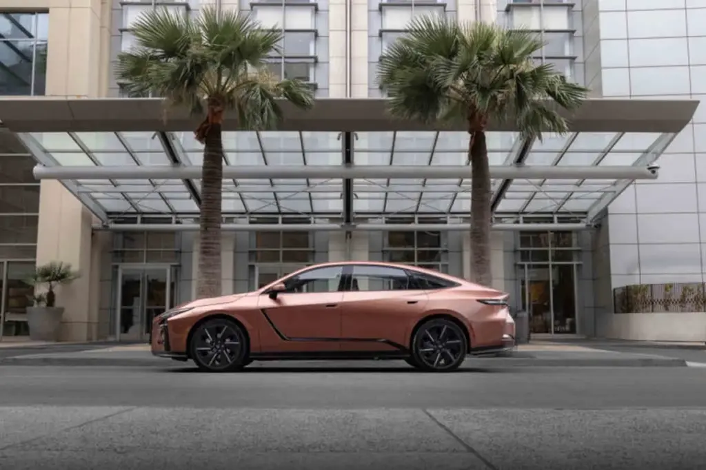 New Lexus ES: the eighth generation redefines electrified luxury