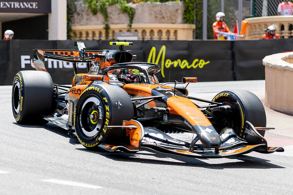 New problems for Mercedes: this time Norris's McLaren stops