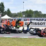 Hungarian GP, disaster at turn 1: Martin makes a strike and takes down four. Bezzecchi and Di Giannantonio also taken out