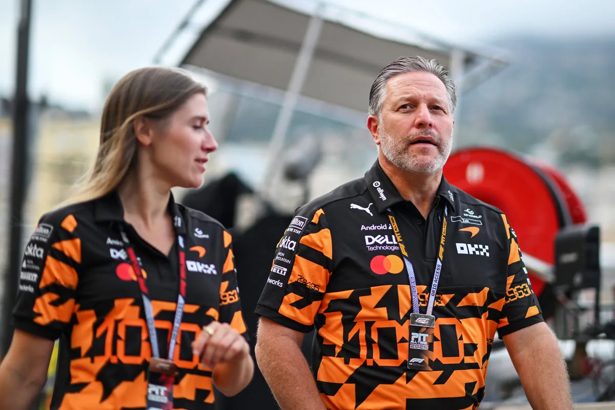 Brown ‘distances’ the McLaren engine: “Priority number one is to stay with Mercedes”