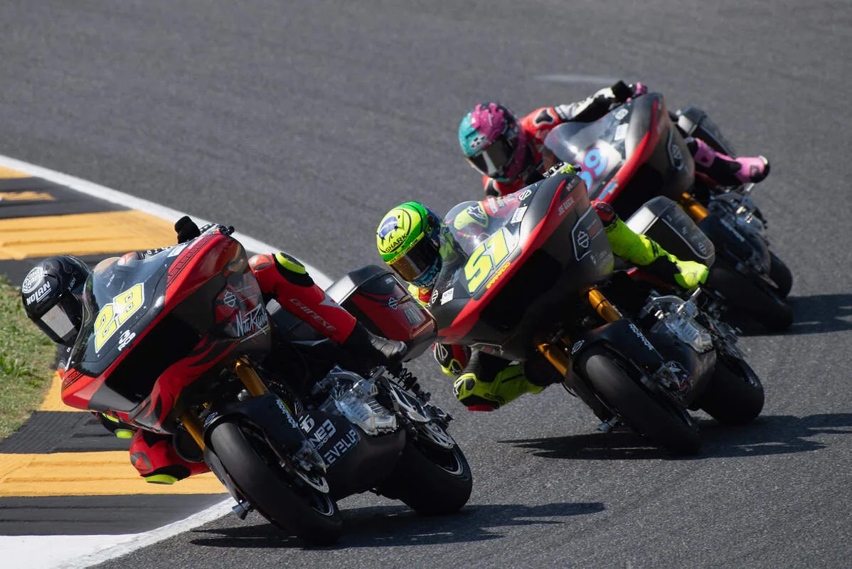 Iannone: “Stoner come race in the Baggers, there is no electronics, maybe Rossi will join later”