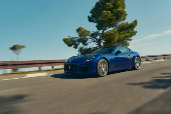 Maserati GranTurismo and GranCabrio, luxury and sportiness