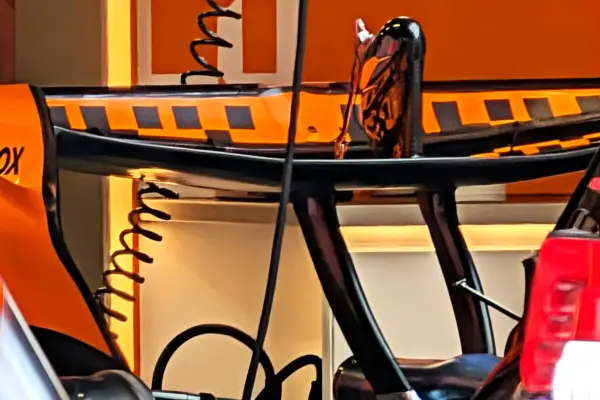 Ferrari leads the way: McLaren with Macarena and SF-26 style floor