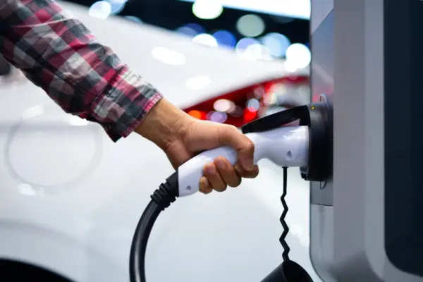 The paradox of the electric car