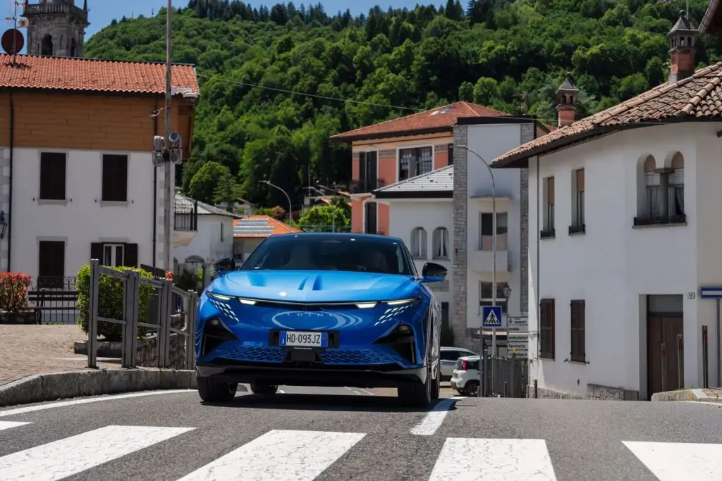 Alpine A390 GT test