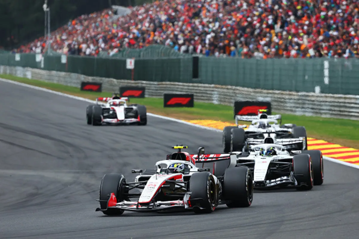 Haas disaster in Belgium: contact between Bearman and Ocon at the start