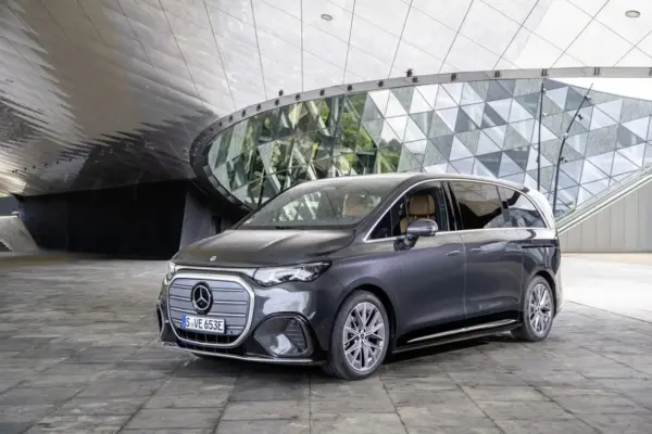 Mercedes-Benz VLE, new variants also in Italy