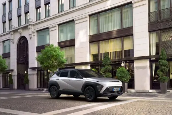 Hyundai Kona, debuts the Dark Line trim