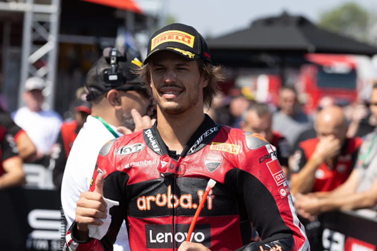 Donington 2026, Superpole Race: Bulega returns to victory. Ducati-Aruba.it is world champion