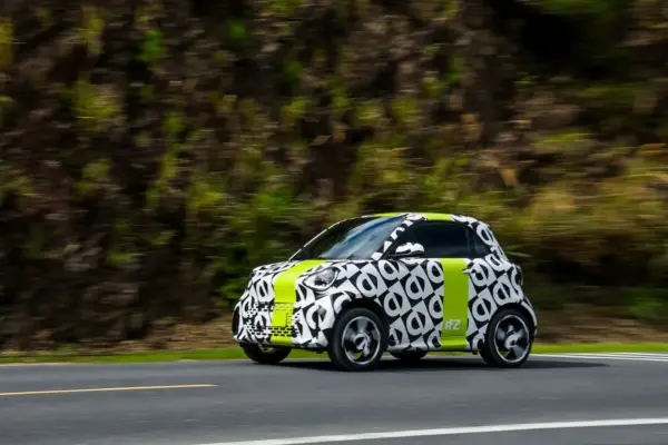Smart #2, new images of a camouflaged prototype